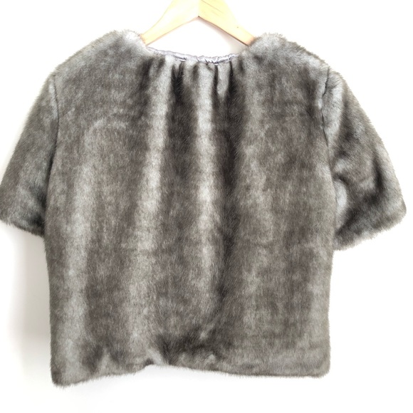 Simply Vera Faux Fur Short Sleeve One Hook Coat - Picture 3 of 7